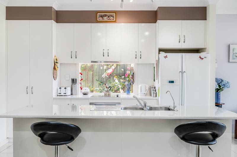 92 Wishart Crescent, ENCOUNTER BAY, SA 5211