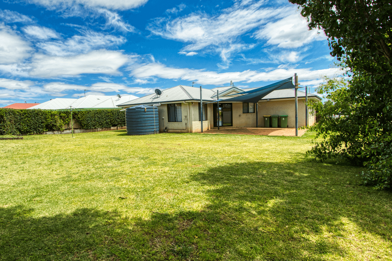 14 Stanley Street, PITTSWORTH, QLD 4356