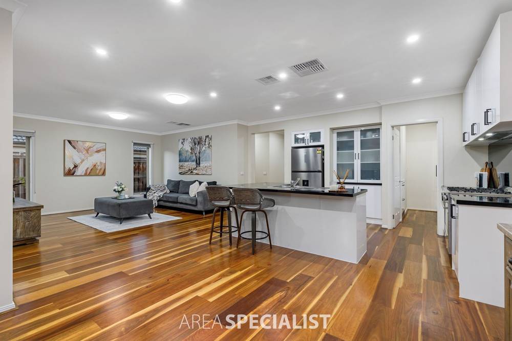 2 Staffordshire Place, LYNDHURST, VIC 3975