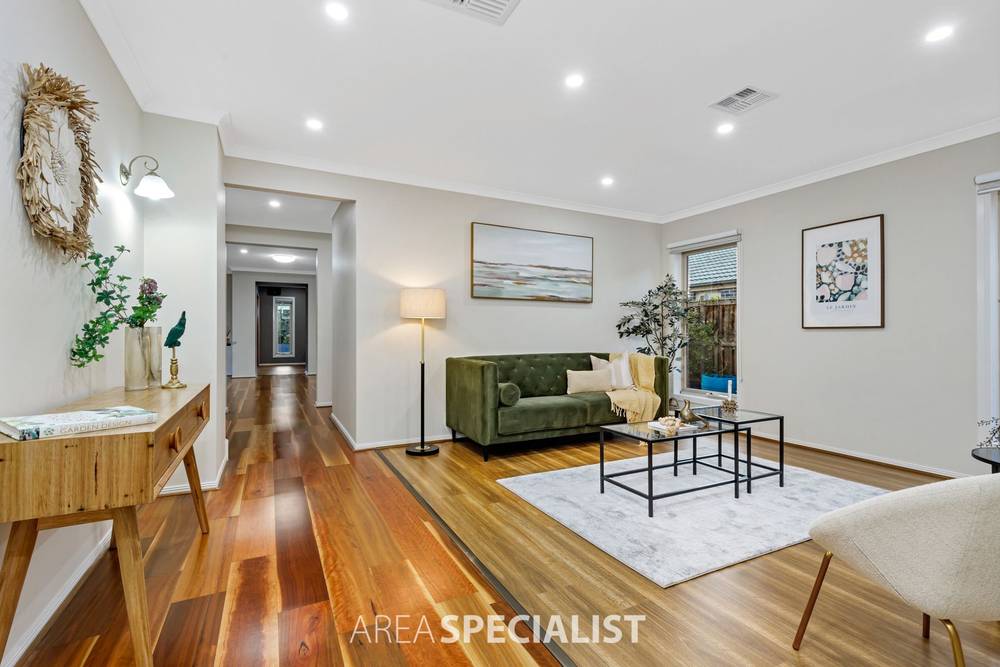 2 Staffordshire Place, LYNDHURST, VIC 3975