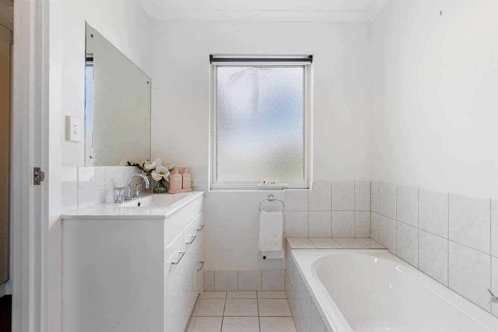 2/12 Hagen Avenue, PORT ADELAIDE, SA 5015