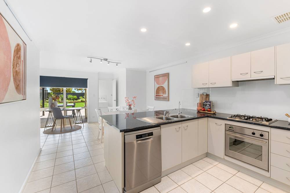 2/12 Hagen Avenue, PORT ADELAIDE, SA 5015