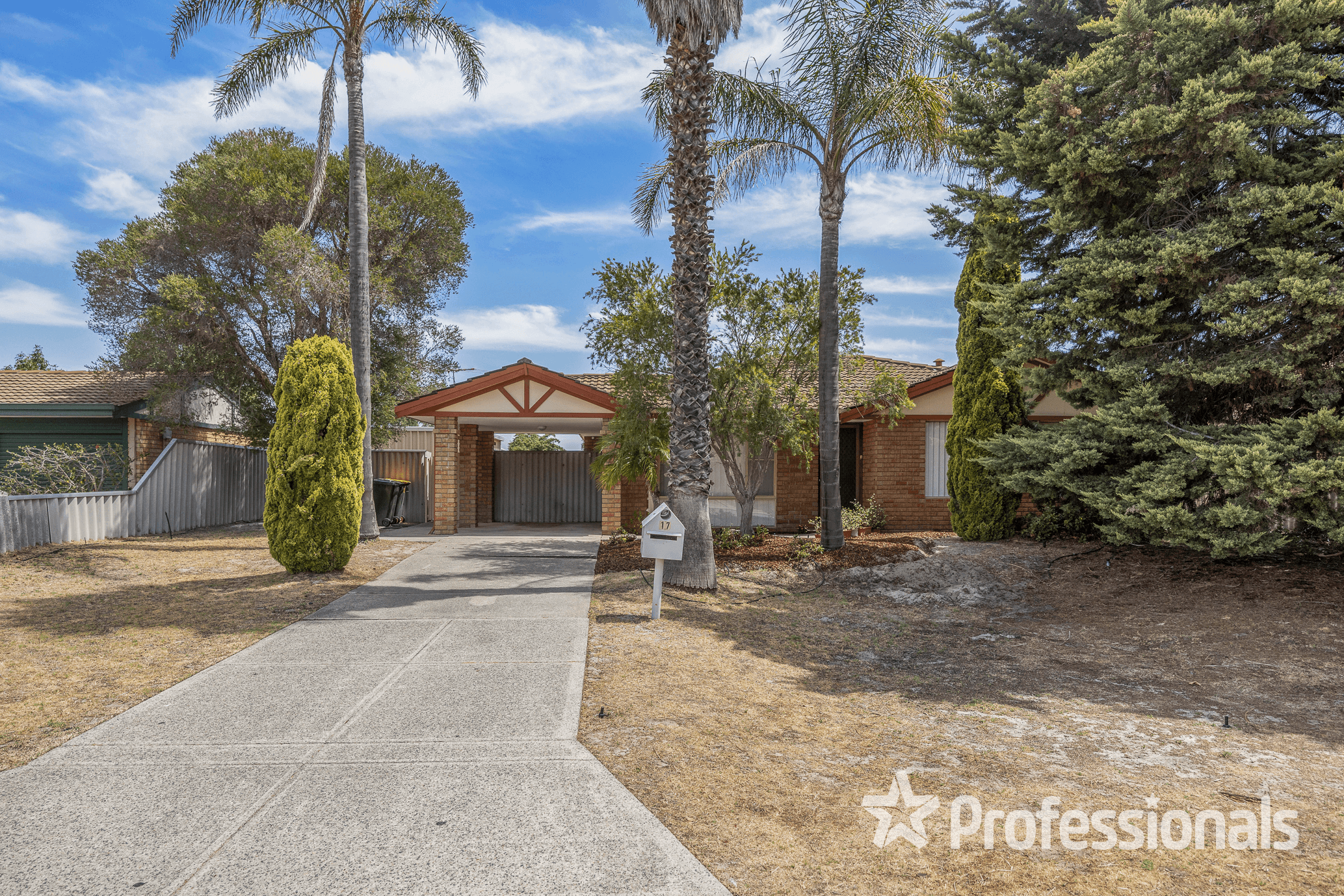 17 Falcon Close, BALLAJURA, WA 6066