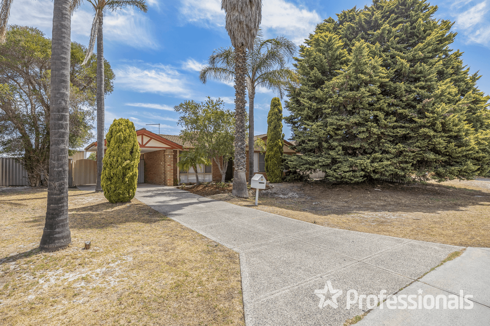 17 Falcon Close, BALLAJURA, WA 6066