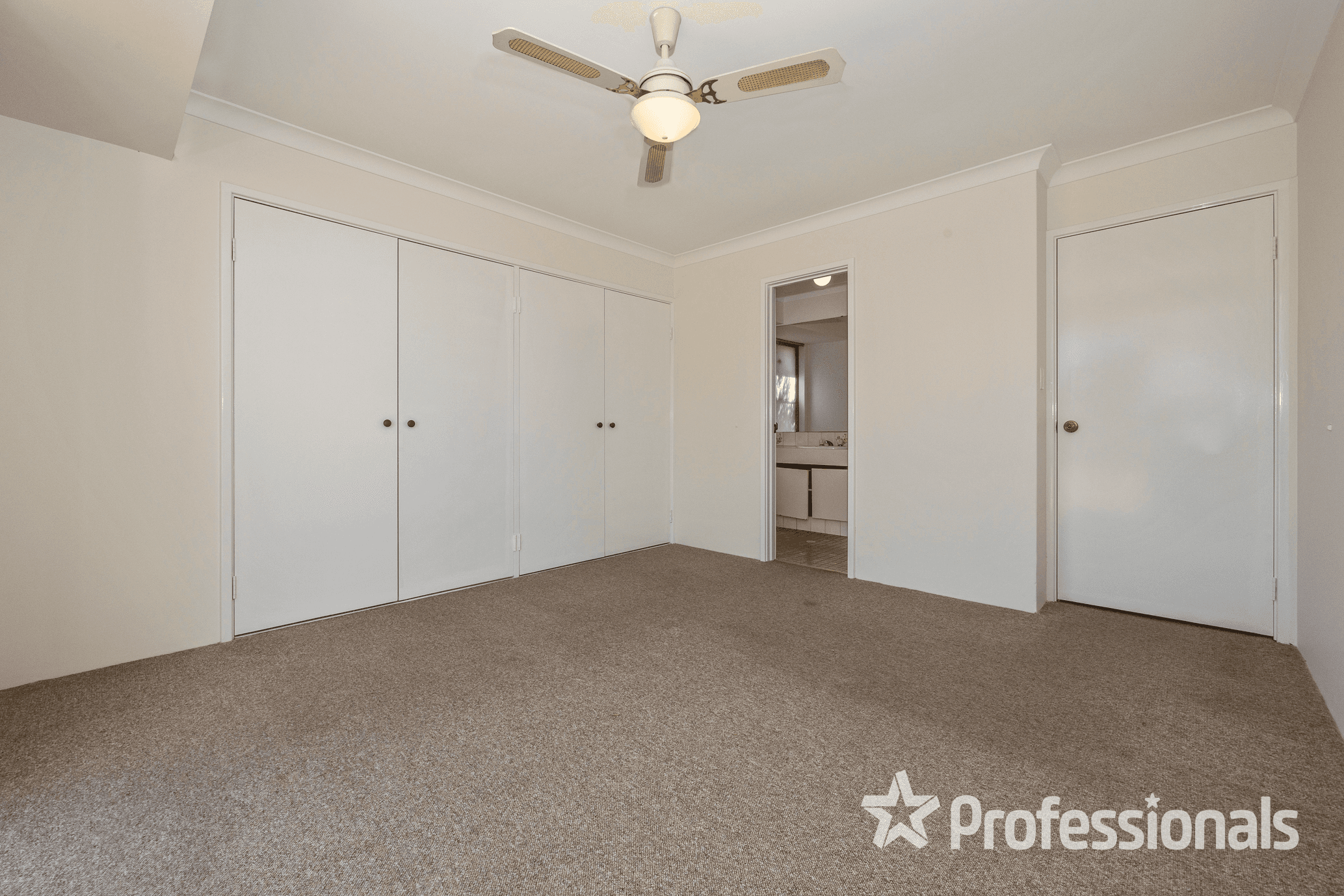 17 Falcon Close, BALLAJURA, WA 6066