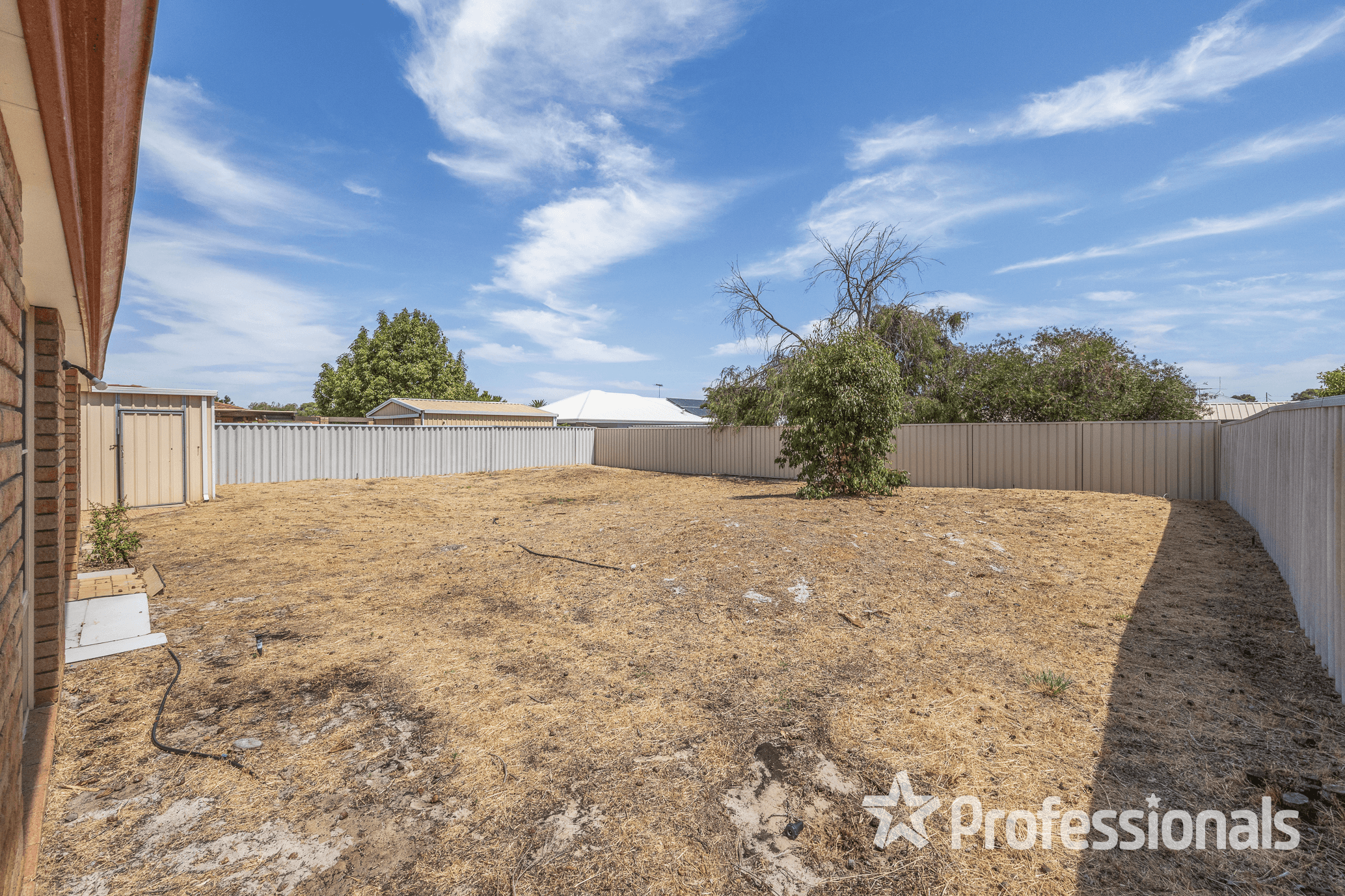 17 Falcon Close, BALLAJURA, WA 6066