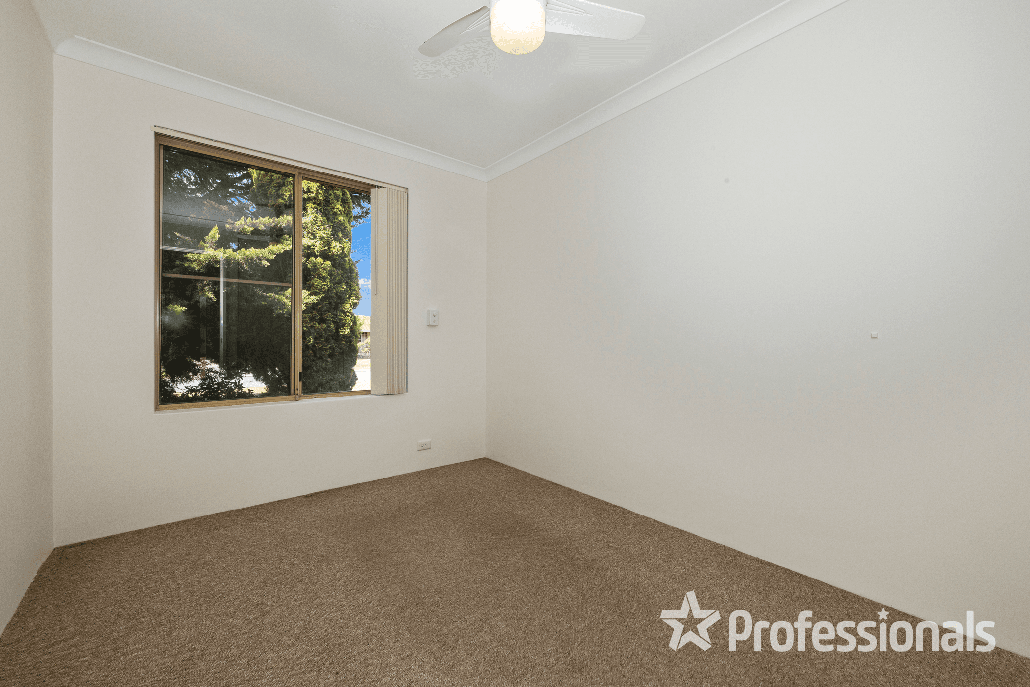 17 Falcon Close, BALLAJURA, WA 6066