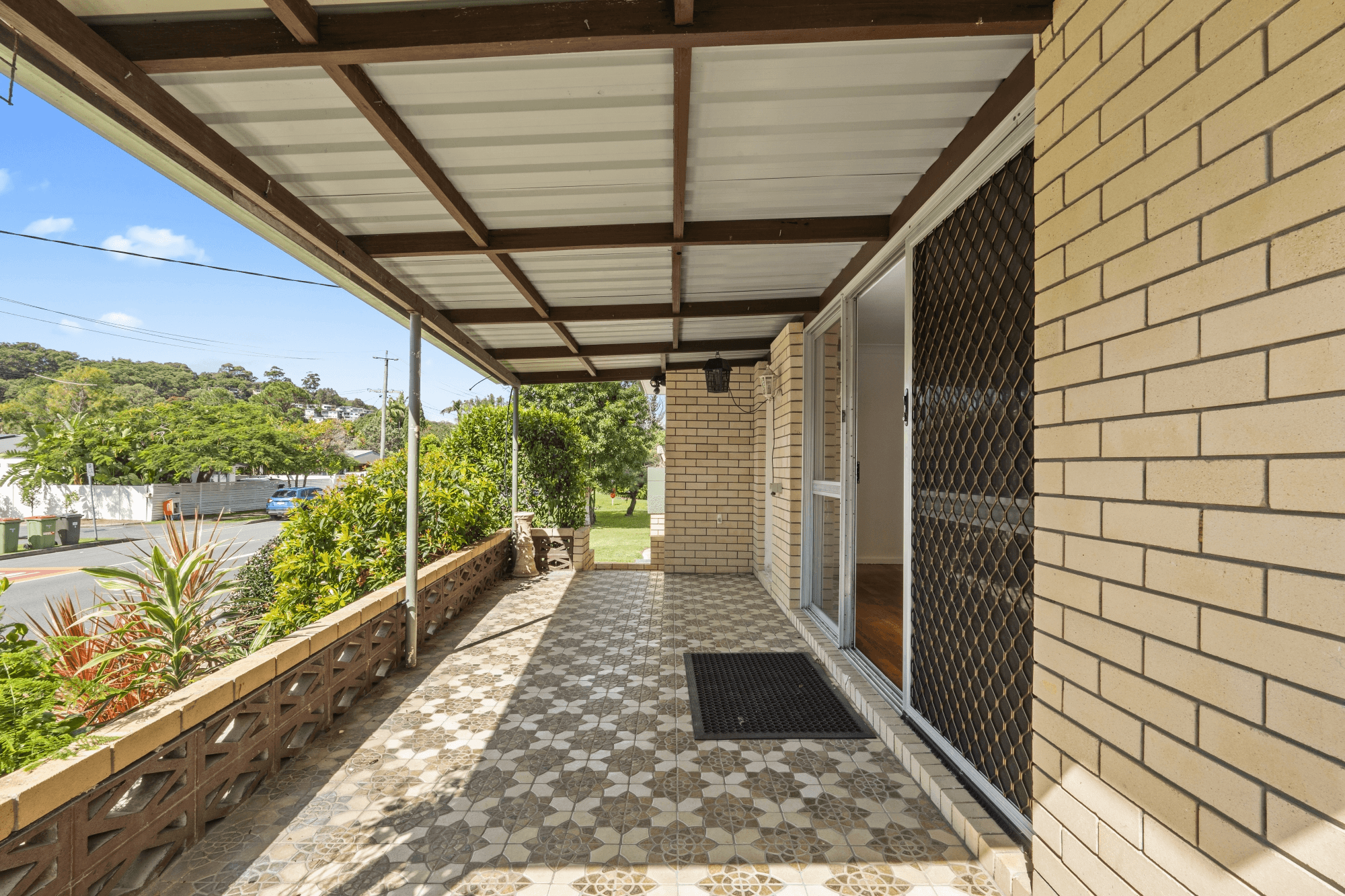 1 Mitchell Avenue, CURRUMBIN, QLD 4223