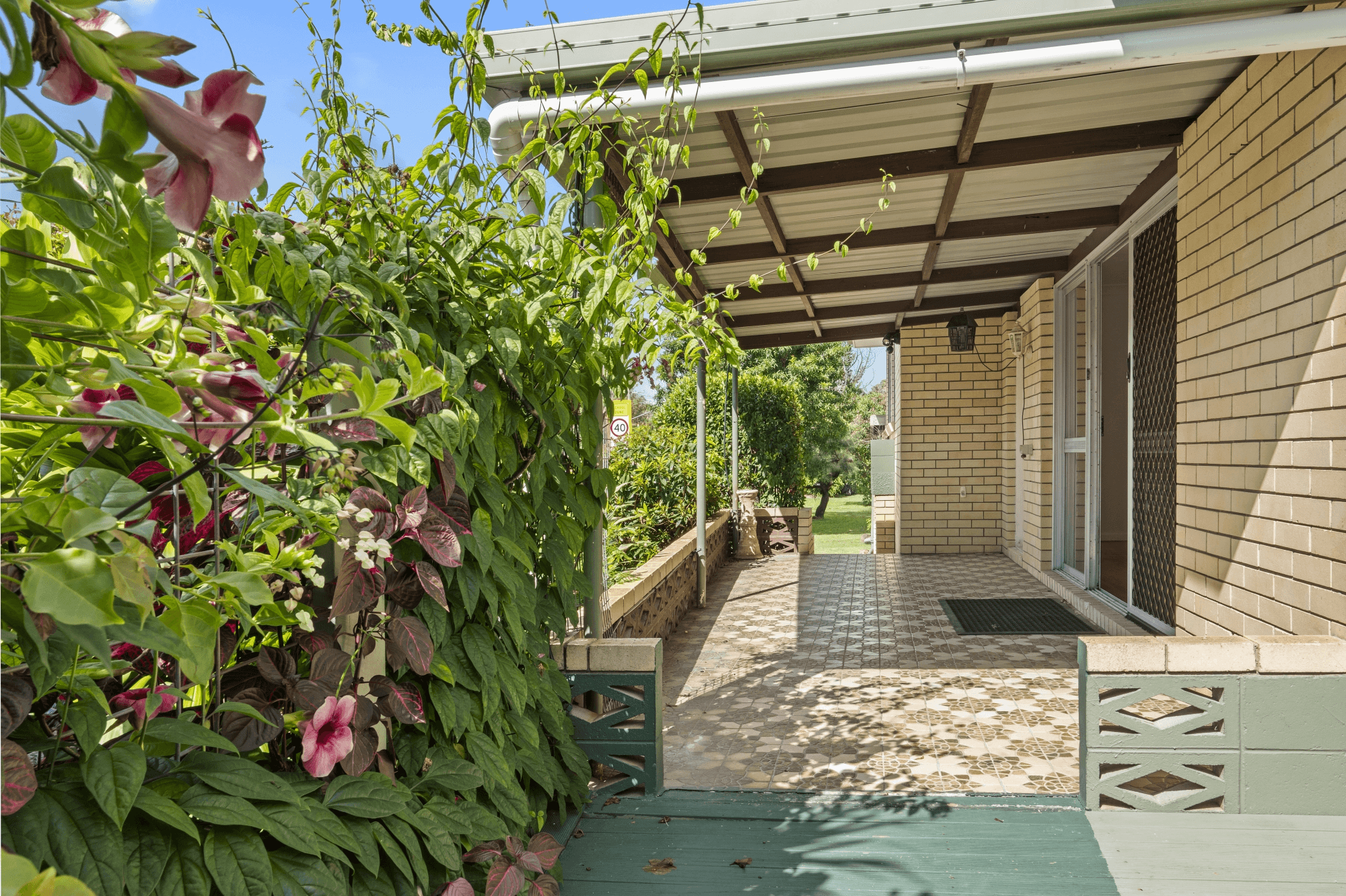 1 Mitchell Avenue, CURRUMBIN, QLD 4223