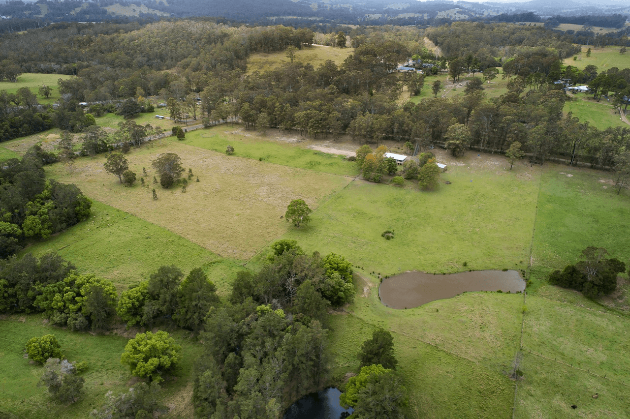 18 Red Gully Road, BURRELL CREEK, NSW 2429