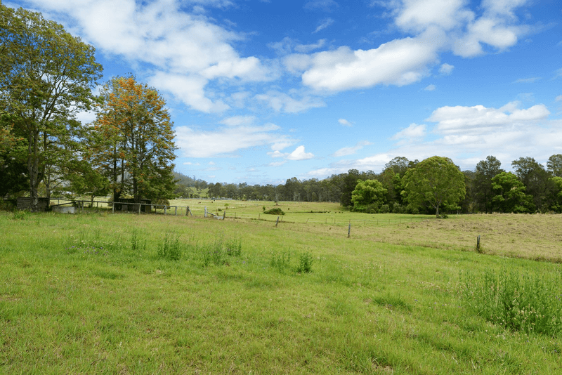 18 Red Gully Road, BURRELL CREEK, NSW 2429