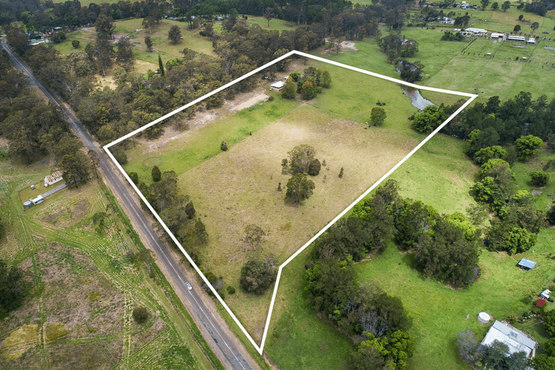 18 Red Gully Road, BURRELL CREEK, NSW 2429