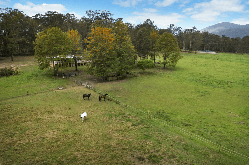 18 Red Gully Road, BURRELL CREEK, NSW 2429