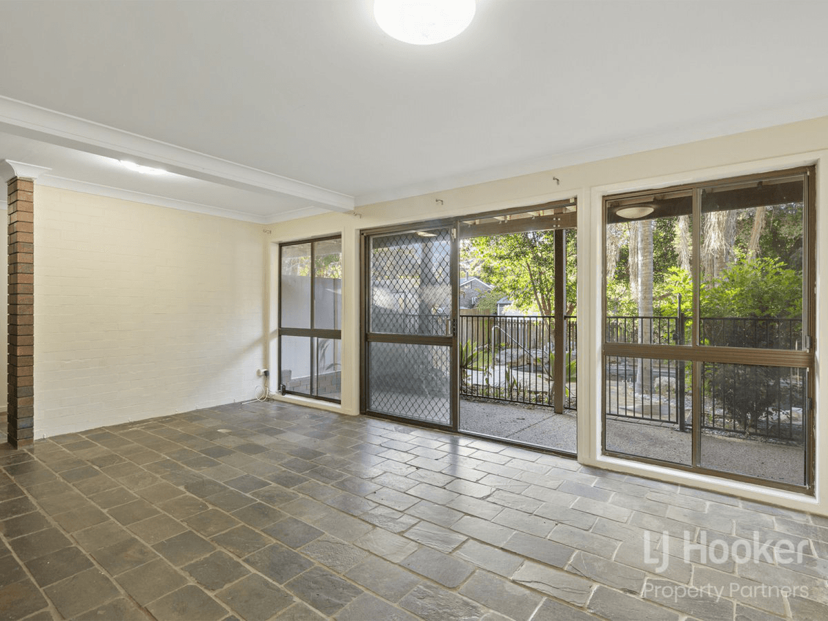 30 Marmindie Street, CHAPEL HILL, QLD 4069