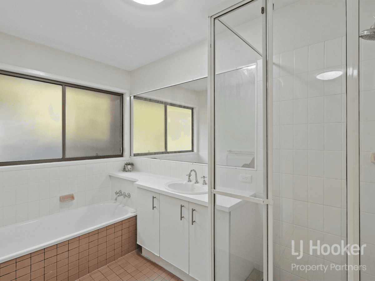 30 Marmindie Street, CHAPEL HILL, QLD 4069