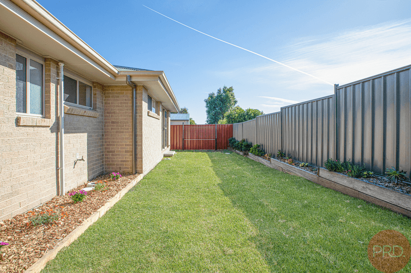 2/21 Clift Street, GRETA, NSW 2334