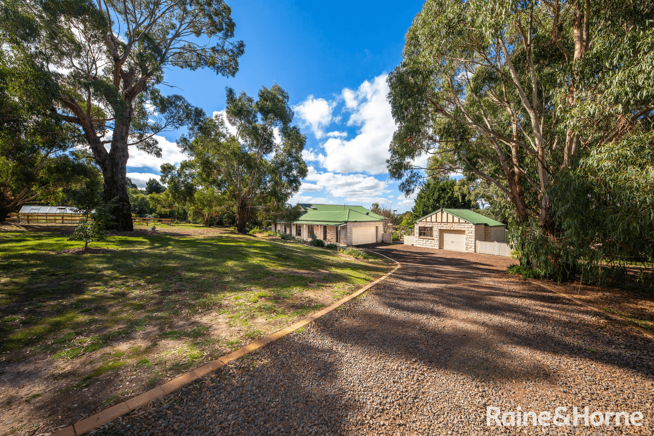 12 Moras Court, GISBORNE, VIC 3437