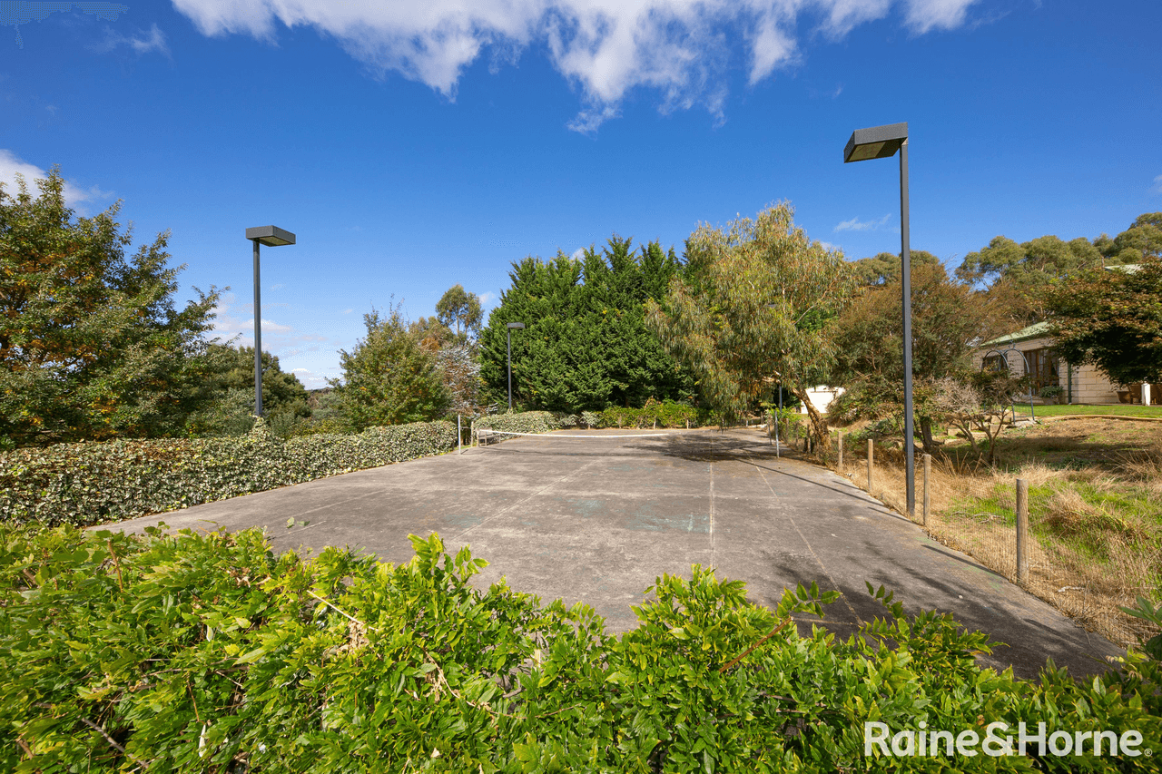 12 Moras Court, GISBORNE, VIC 3437