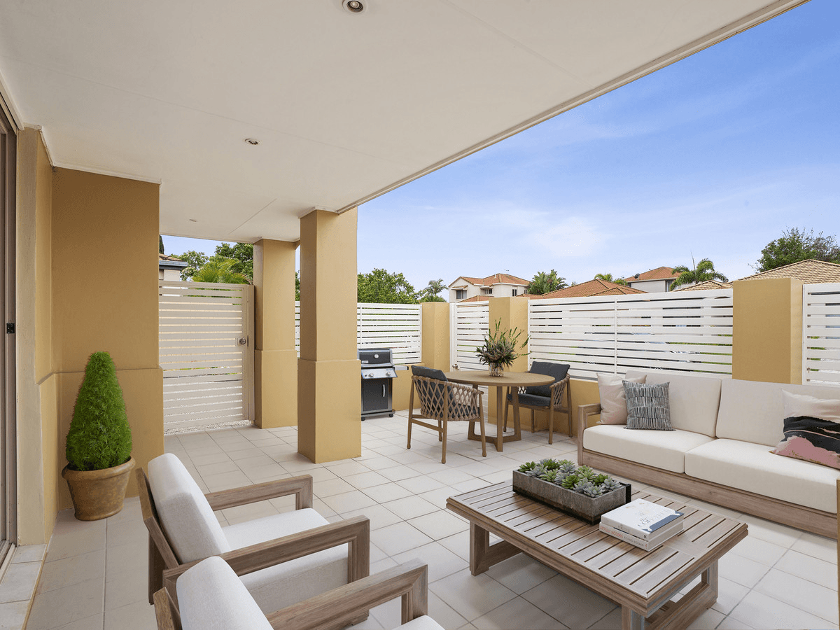 51 Marble Arch Place, ARUNDEL, QLD 4214