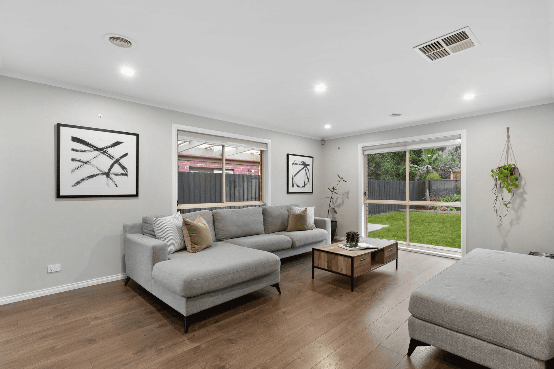 10 Aikshaw Close, Hillside, VIC 3037