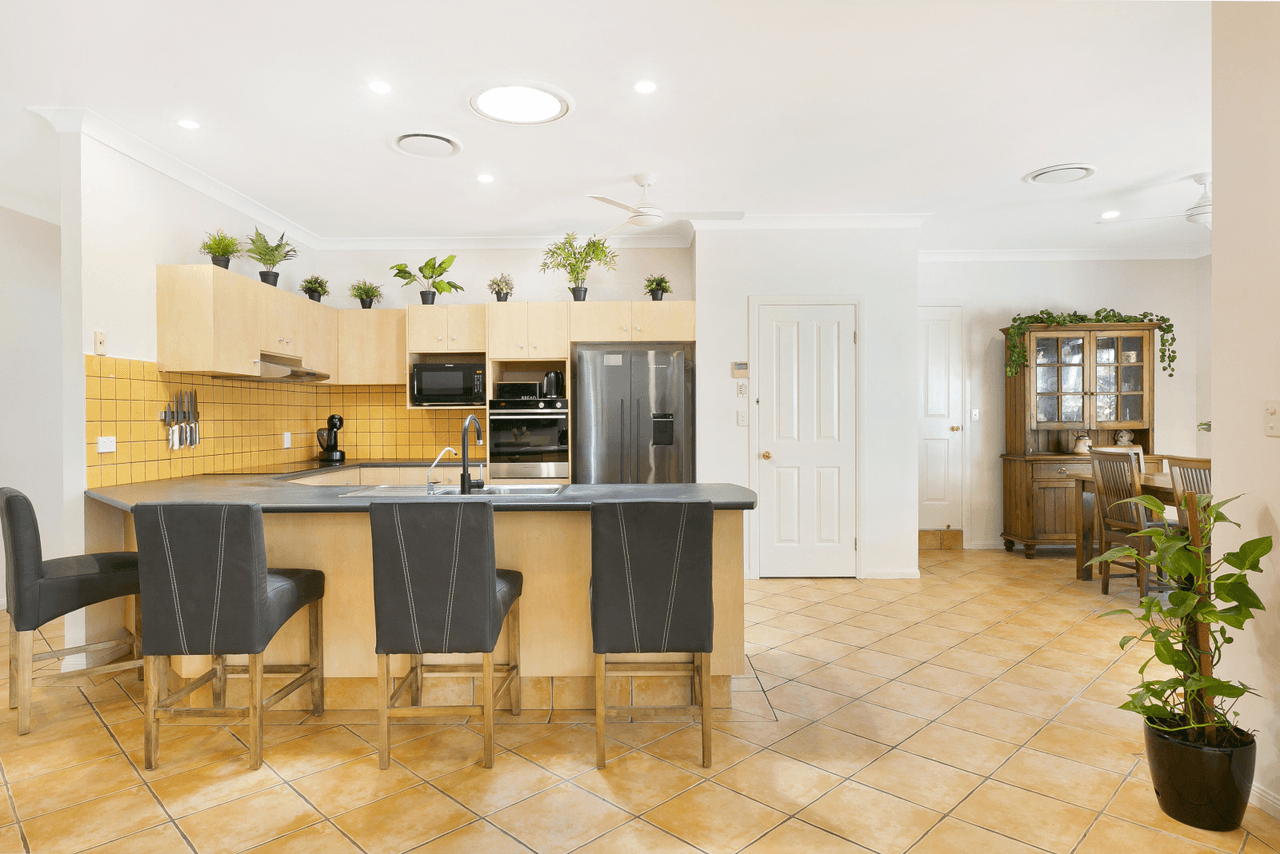 67 Whiteash Road, BONOGIN, QLD 4213