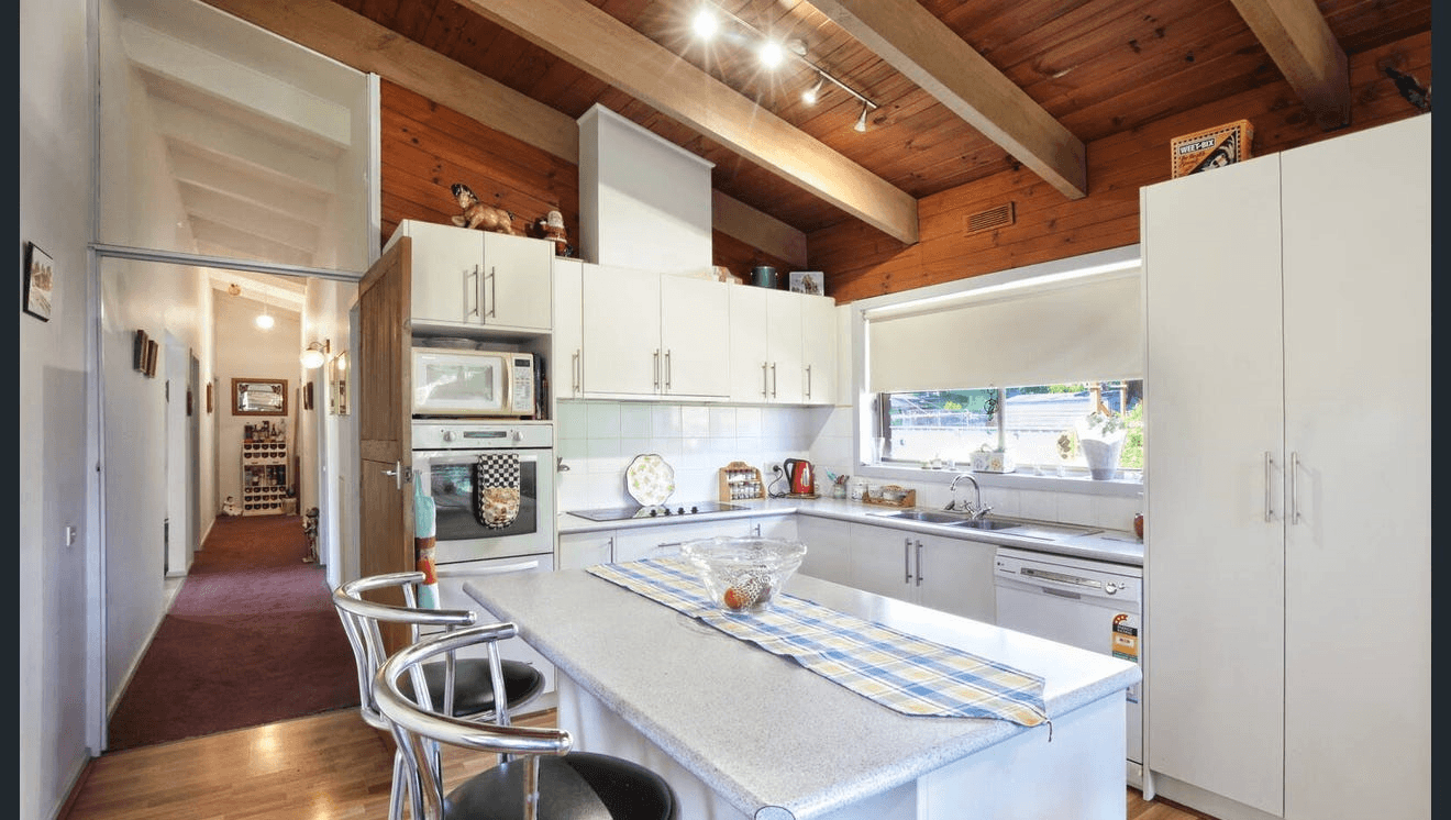 15 Noonan Grove, WOODEND, VIC 3442