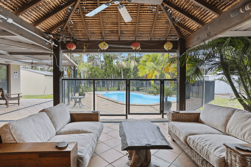 18 Larch Street, Tallebudgera, QLD 4228