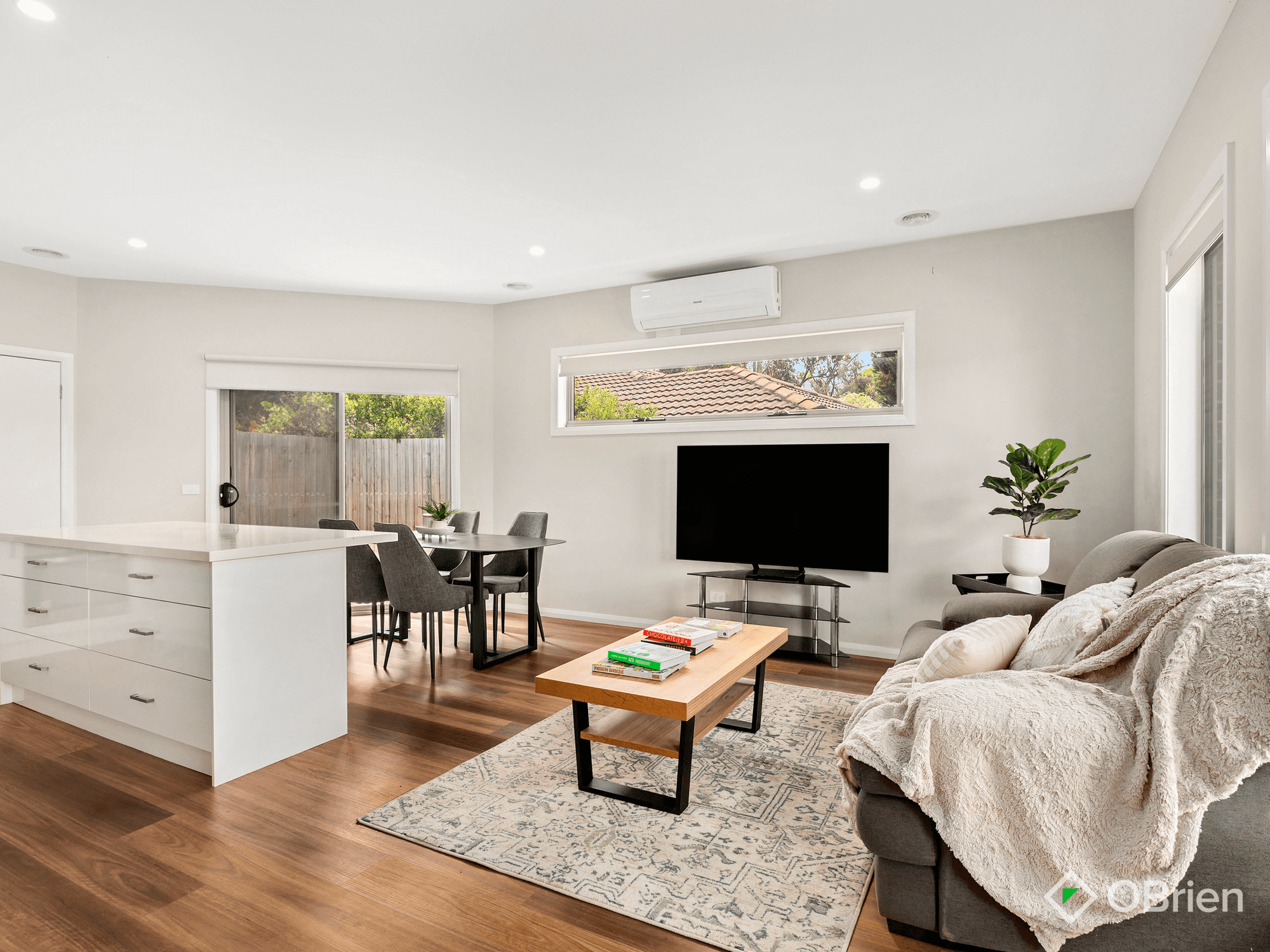 1/4 Herbert Crescent, Sunbury, VIC 3429