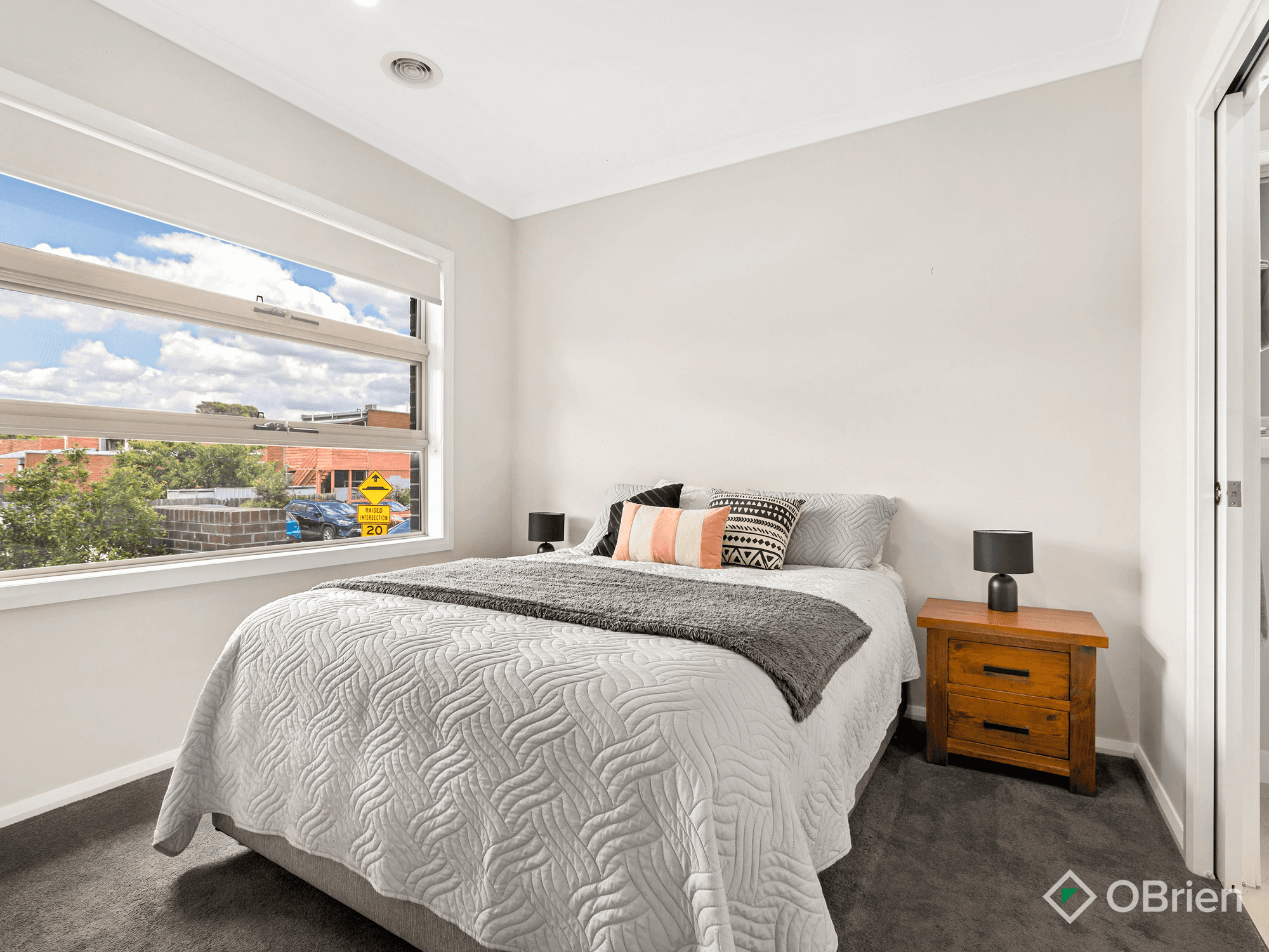 1/4 Herbert Crescent, Sunbury, VIC 3429