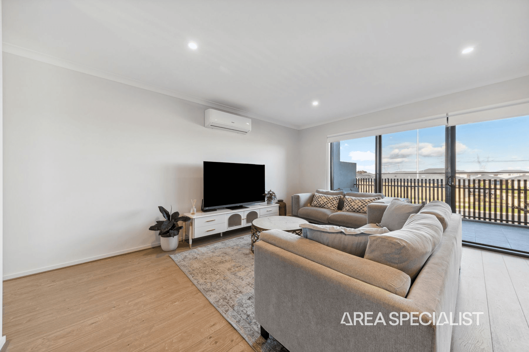 70 Alexander Boulevard, Clyde North, VIC 3978