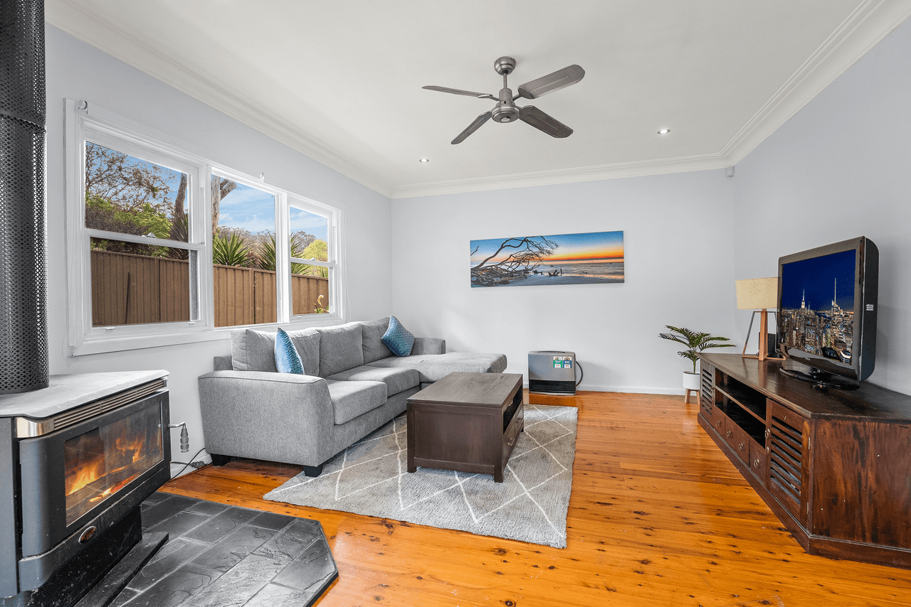 30 Foster Street, HELENSBURGH, NSW 2508