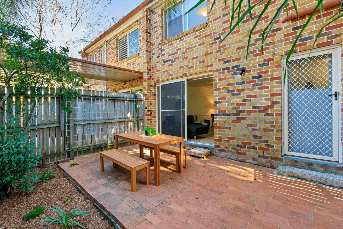 2/55 Railway Parade, Norman Park, QLD 4170