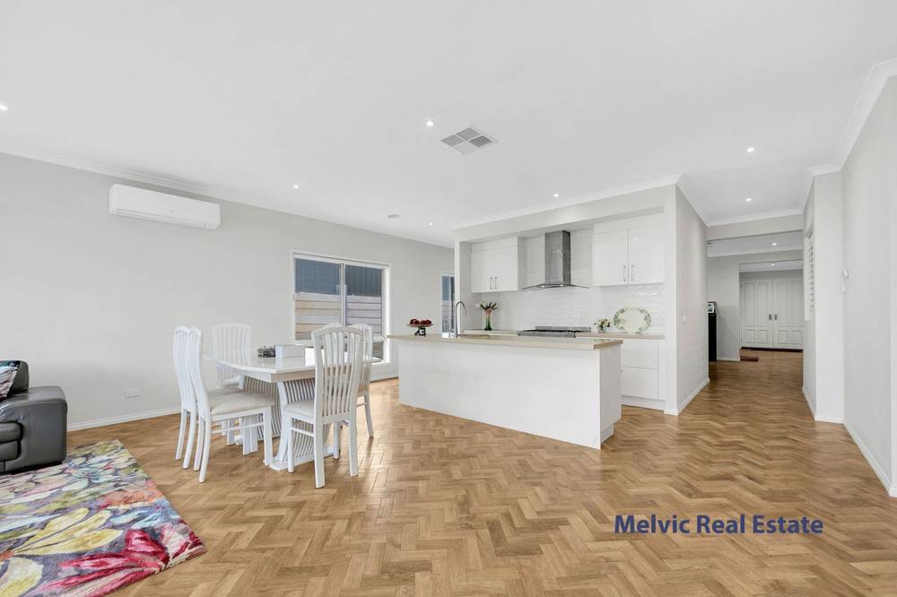 11 Teatree Lane, WALLAN, VIC 3756