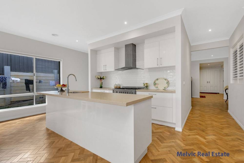 11 Teatree Lane, WALLAN, VIC 3756