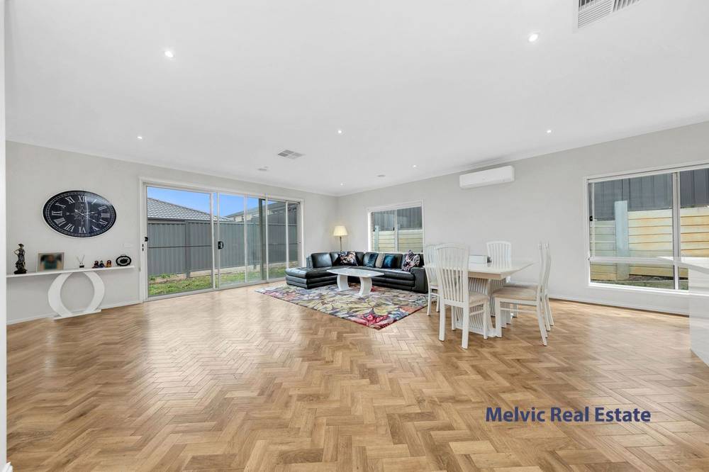 11 Teatree Lane, WALLAN, VIC 3756