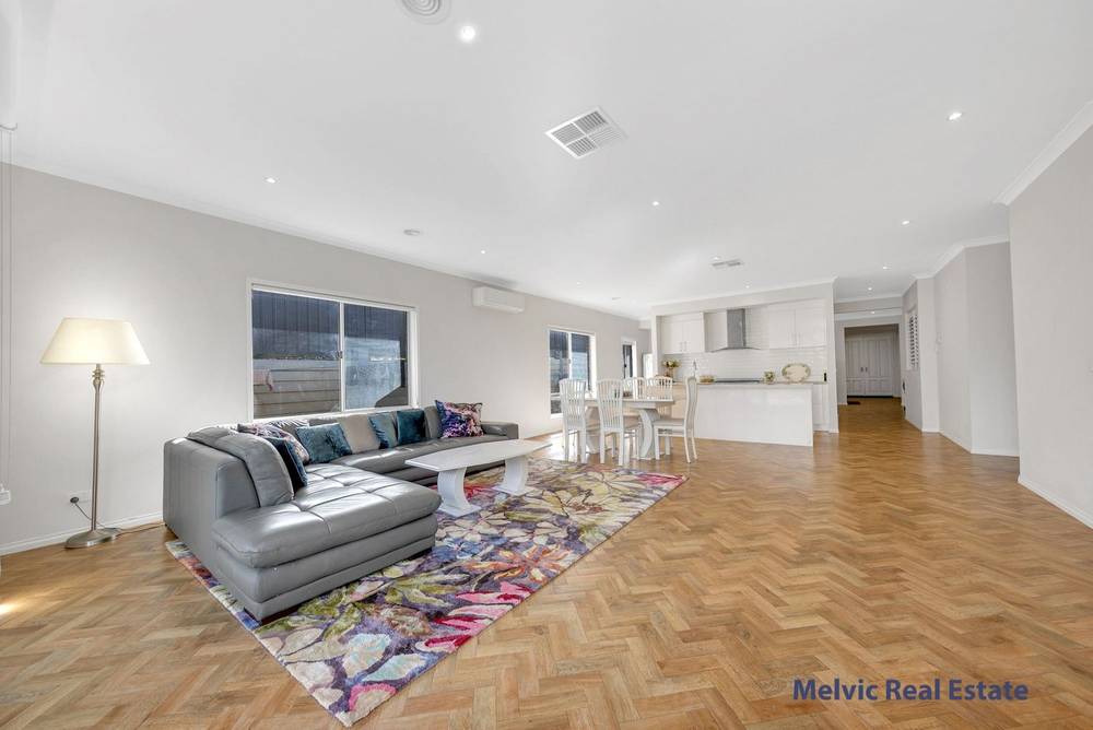 11 Teatree Lane, WALLAN, VIC 3756