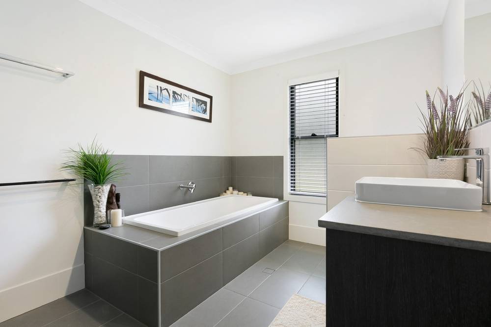 20 Kingcrest Drive, Reedy Creek, QLD 4227