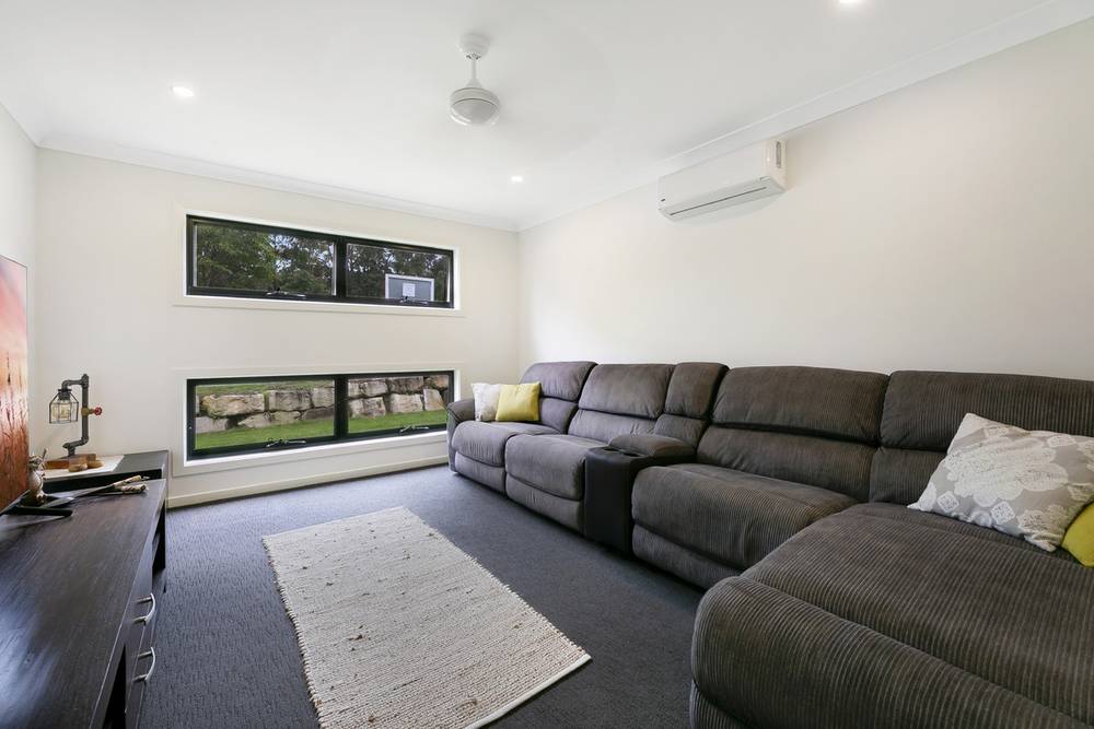 20 Kingcrest Drive, Reedy Creek, QLD 4227