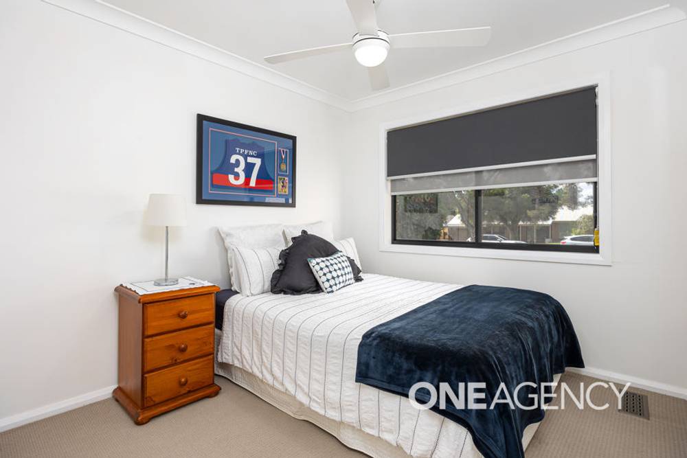 6 LANSDOWNE AVENUE, LAKE ALBERT, NSW 2650