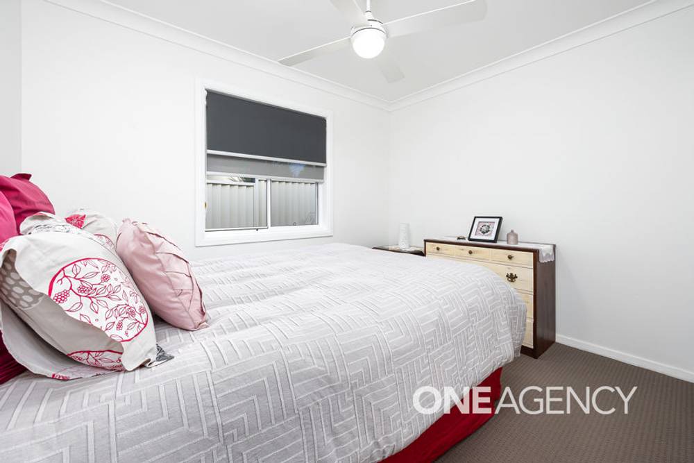 6 LANSDOWNE AVENUE, LAKE ALBERT, NSW 2650