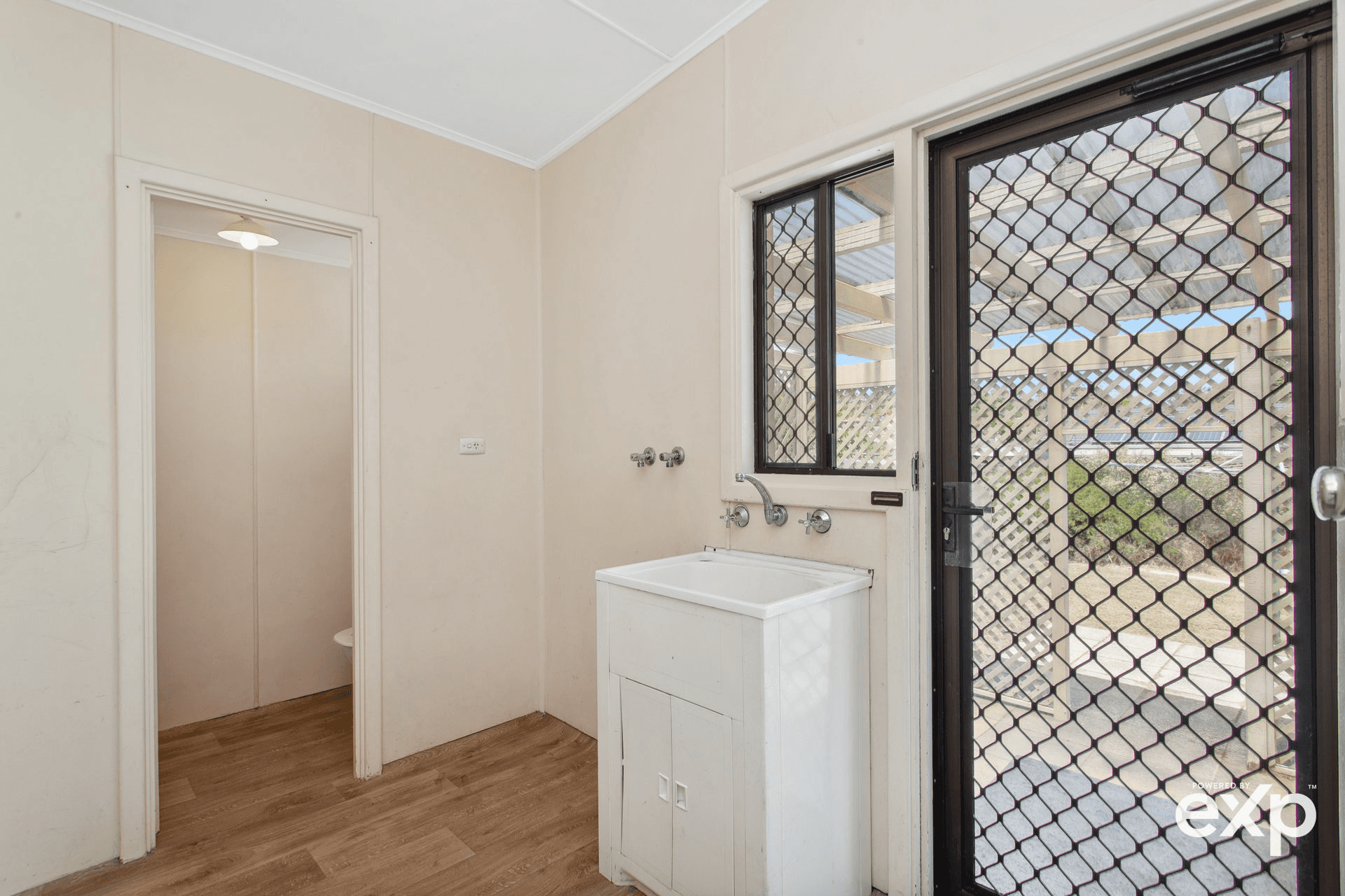 8 Denston Way, Girrawheen, WA 6064