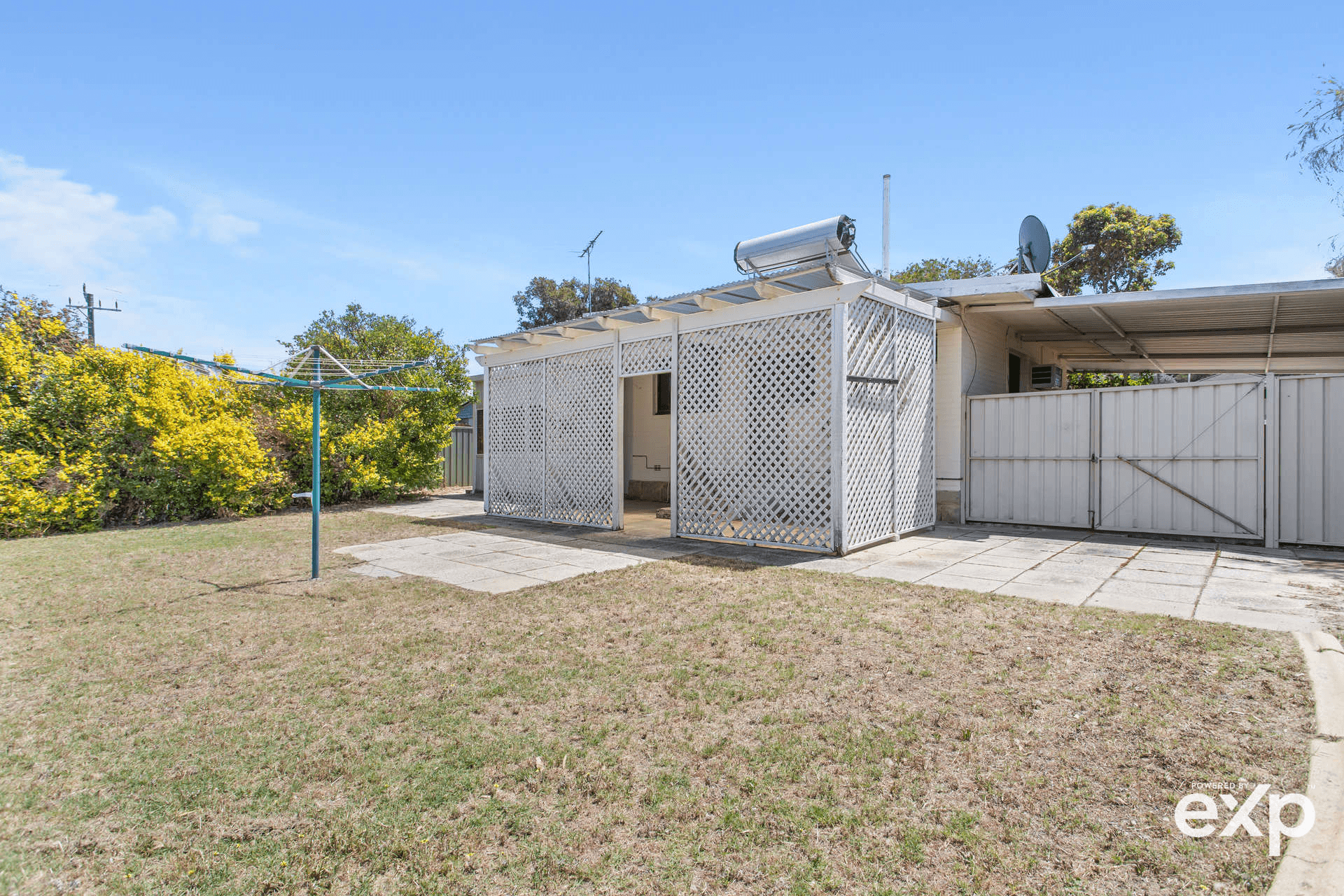 8 Denston Way, Girrawheen, WA 6064