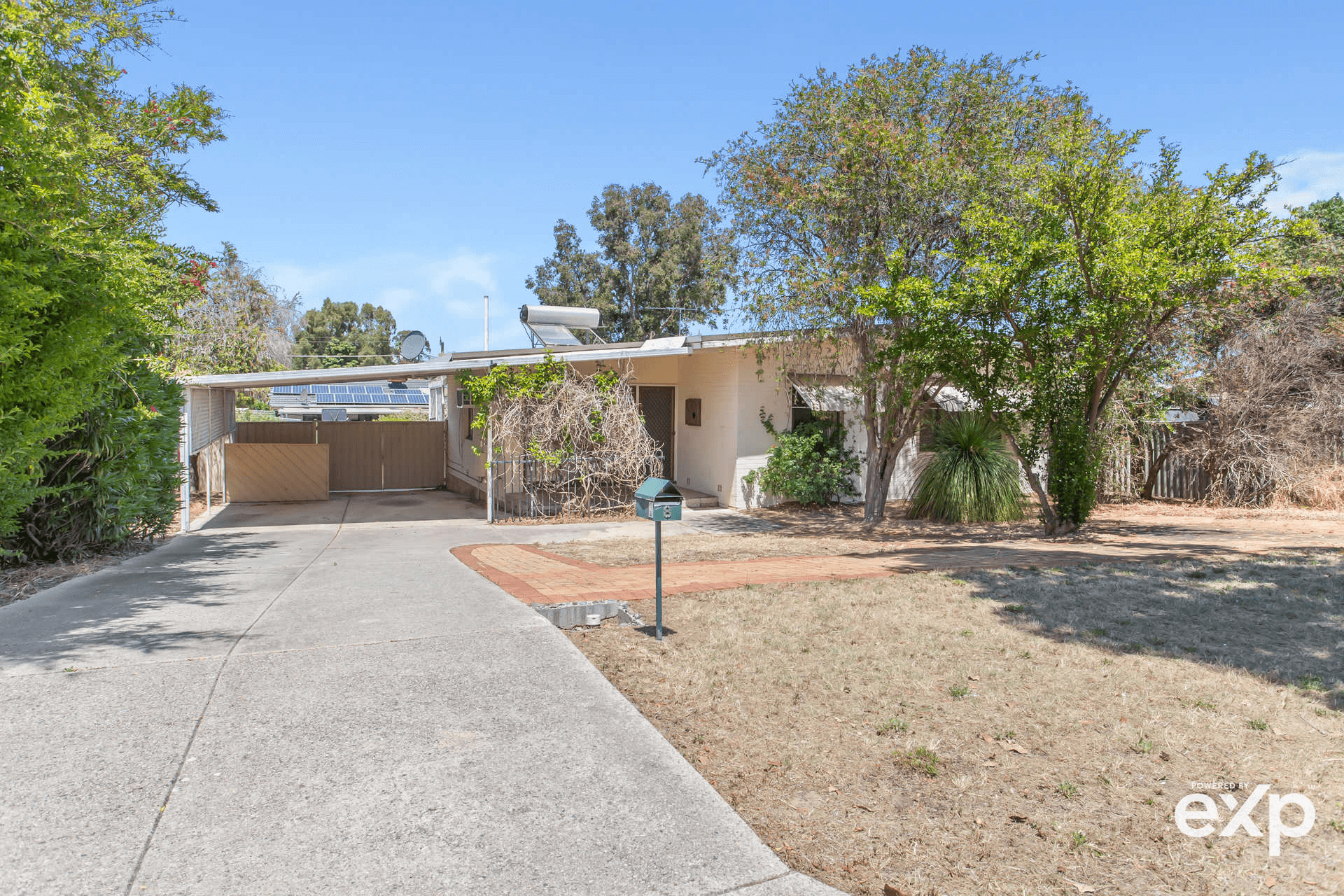 8 Denston Way, Girrawheen, WA 6064