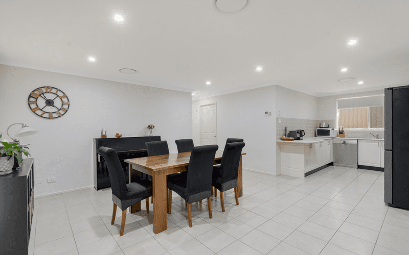 15 Ormiston Avenue, WEST HOXTON, NSW 2171