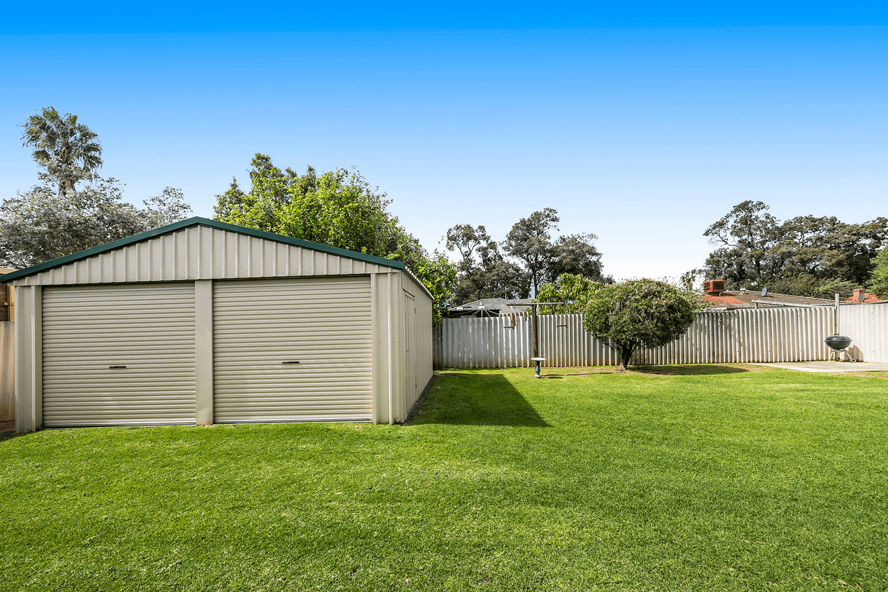 6 Cronin Place, Armadale, WA 6112