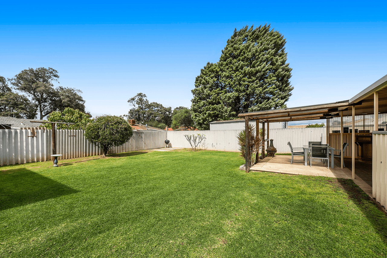 6 Cronin Place, Armadale, WA 6112