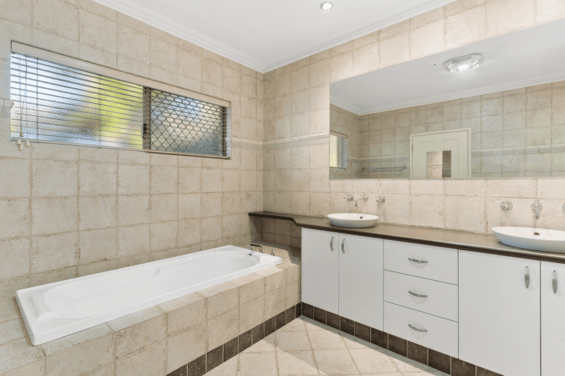 24 Streeton Promenade, WOODVALE, WA 6026