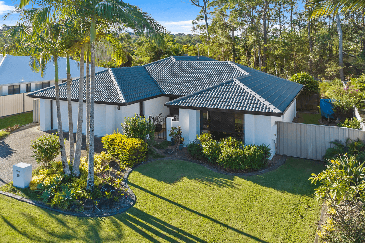 19 Leah Close, BUDERIM, QLD 4556