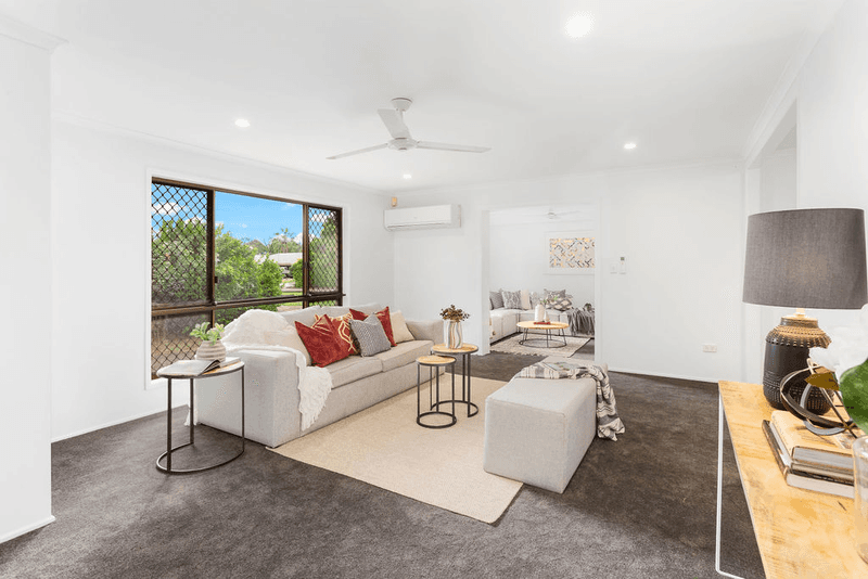 33 Flametree Court, WALLOON, QLD 4306