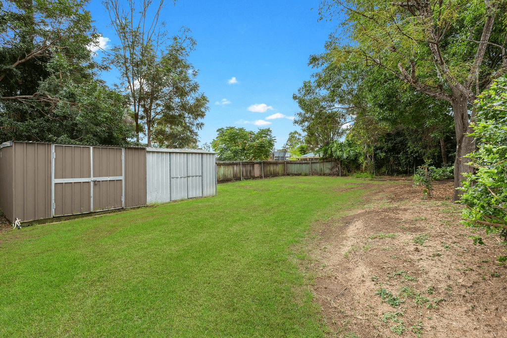 33 Flametree Court, WALLOON, QLD 4306